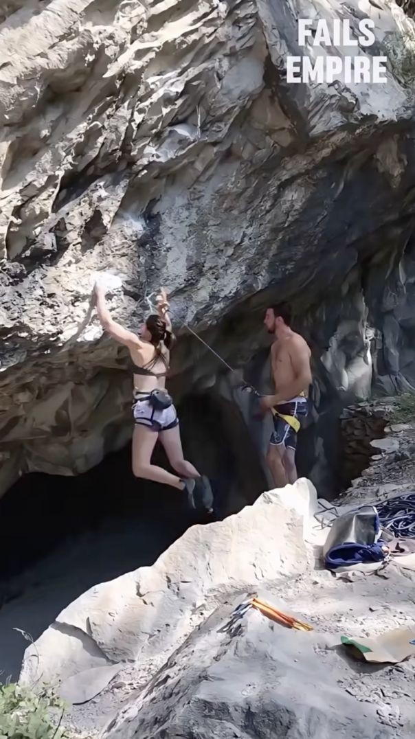 👀